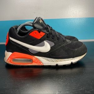 Nike Air Max IVO "black crimson"